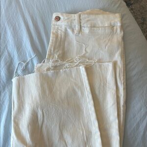 Old Navy Cream Ankle Cropped Jeans Distressed
